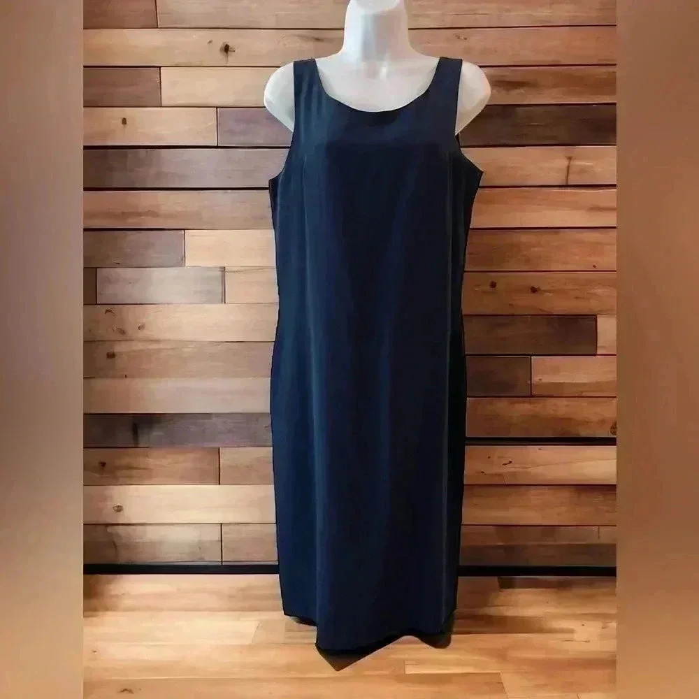 Neiman Marcus 100% Silk Shift Dress Women’s 10 Navy Elegant Minimalist Day